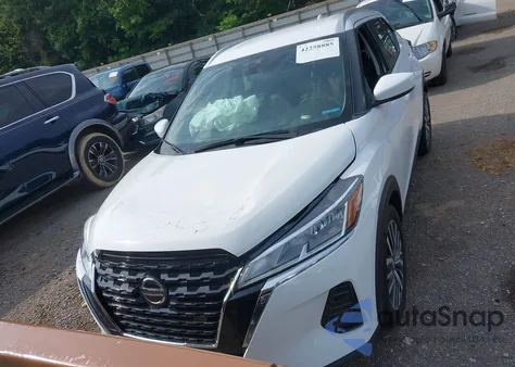 2021 Nissan Kicks Sv Xtronic Cvt z USA, uszkodzony, nr VIN 3N1CP5CVXML501079